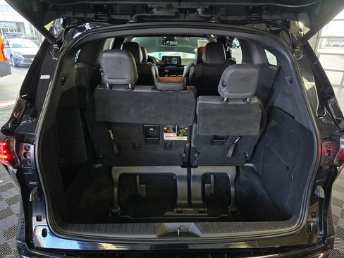 Used 2021 Toyota Sienna XSE image 16
