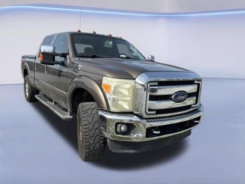 Used 2015 Ford F250 XLT w/ XLT Premium Package AWD/4WD image 4