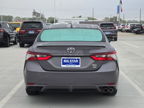 Used 2023 Toyota Camry SE image 5