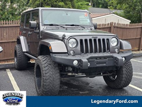 Used 2016 Jeep Wrangler Unlimited Sahara AWD/4WD image 2