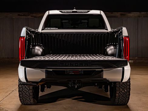 Used 2022 Toyota Tundra Limited w/ Power Package image 8