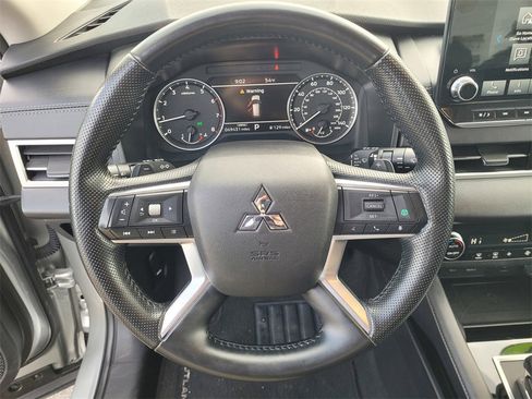 Used 2024 Mitsubishi Outlander SE image 20