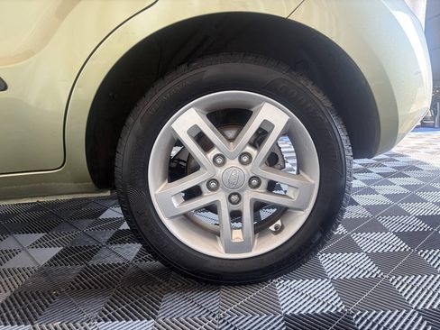 Used 2011 Kia Soul + w/ Audio Pkg FWD image 27