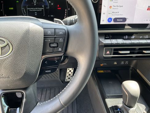 Used 2025 Toyota Camry SE w/ Multimedia Upgrade Package FWD image 20
