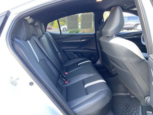 Used 2025 Toyota Camry SE FWD image 14
