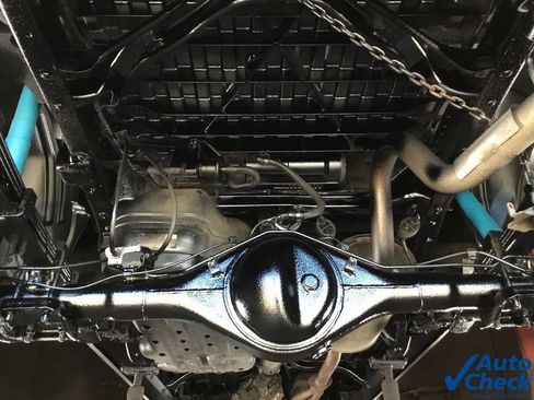 Used 2018 Toyota Tacoma TRD Off-Road w/ Technology Package image 15