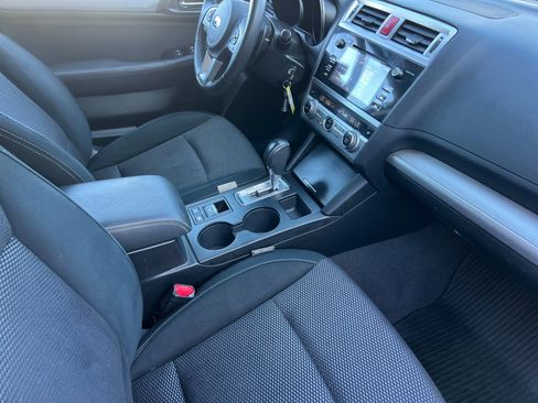 Used 2017 Subaru Outback 2.5i Premium AWD/4WD image 16