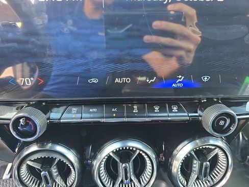 New 2025 Chevrolet Blazer EV LT image 23