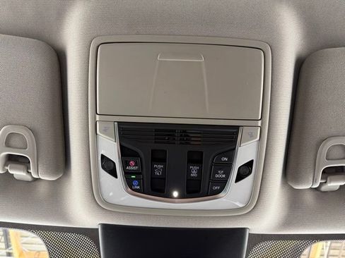 Certified 2023 Acura MDX SH-AWD w/ Technology Package image 32
