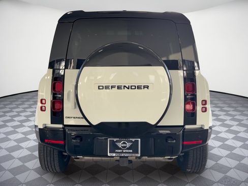 Used 2024 Land Rover Defender 110 X-Dynamic SE AWD/4WD image 11