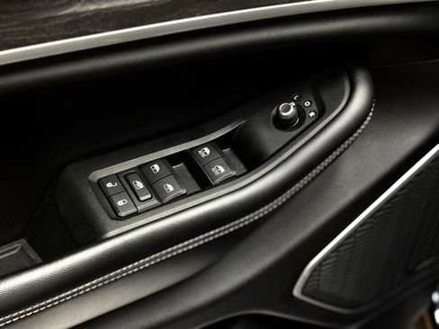 Used 2021 Jeep Grand Cherokee L Limited AWD/4WD image 12