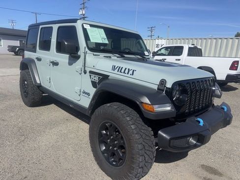 Used 2023 Jeep Wrangler Unlimited w/ Cold Weather Group image 3