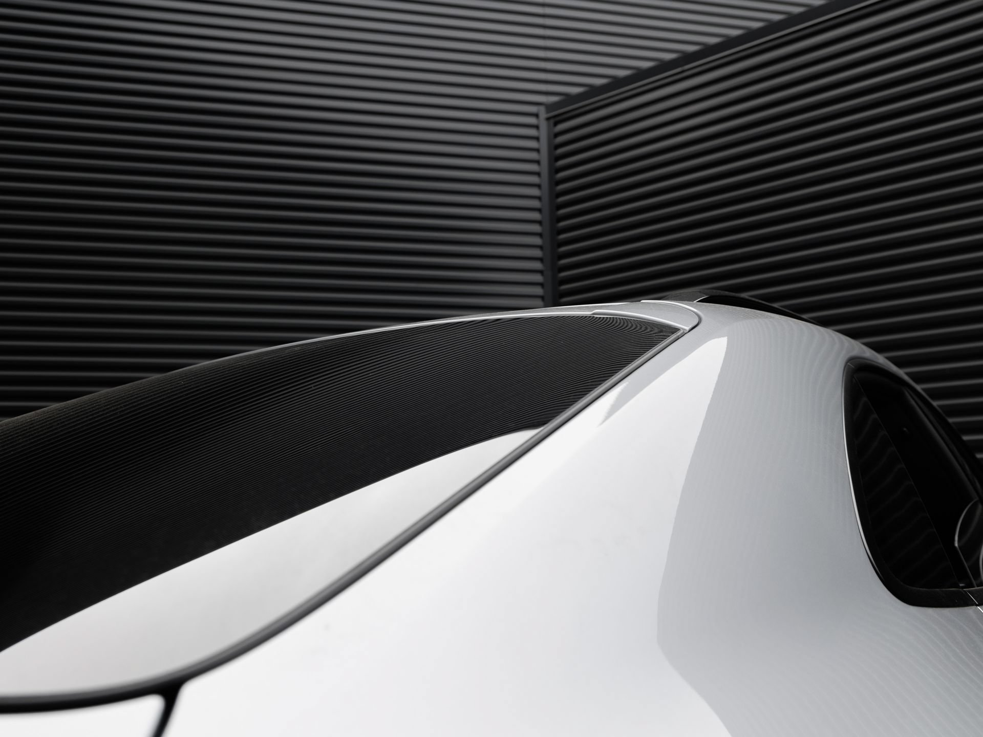 Certified 2025 Porsche Macan Electric RWD image 30
