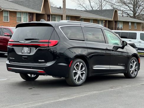 New 2026 Chrysler Pacifica Pinnacle image 7