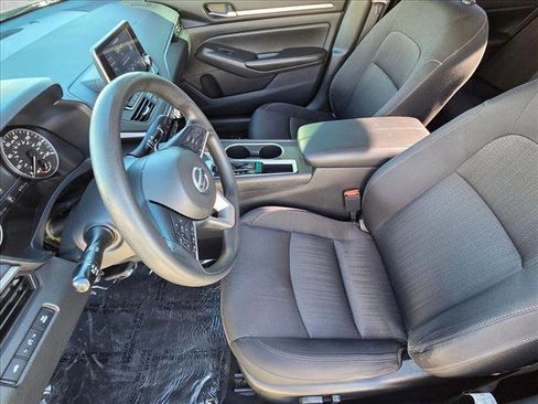 Used 2022 Nissan Altima 2.5 SV image 14