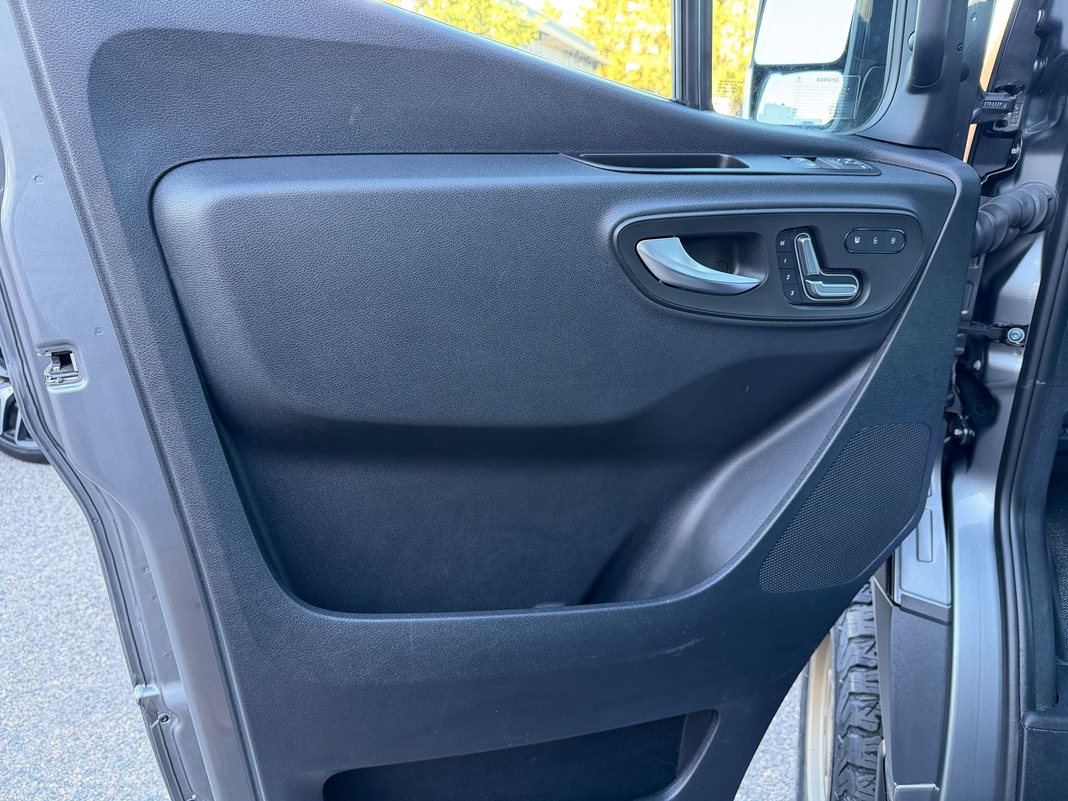 Used 2024 Mercedes-Benz Sprinter 2500 image 14
