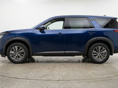 Used 2025 Nissan Pathfinder SV image 5