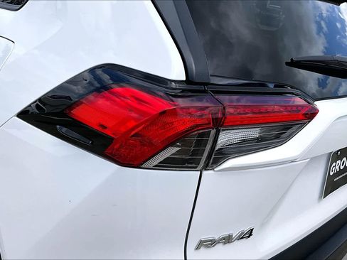Used 2024 Toyota RAV4 XLE FWD image 27