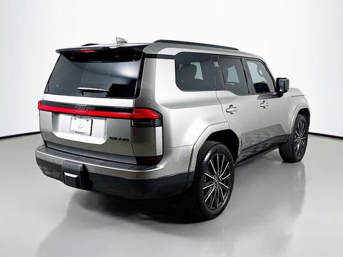 Used 2025 Lexus GX 550 image 5