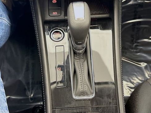 Used 2024 Nissan Kicks SR image 16