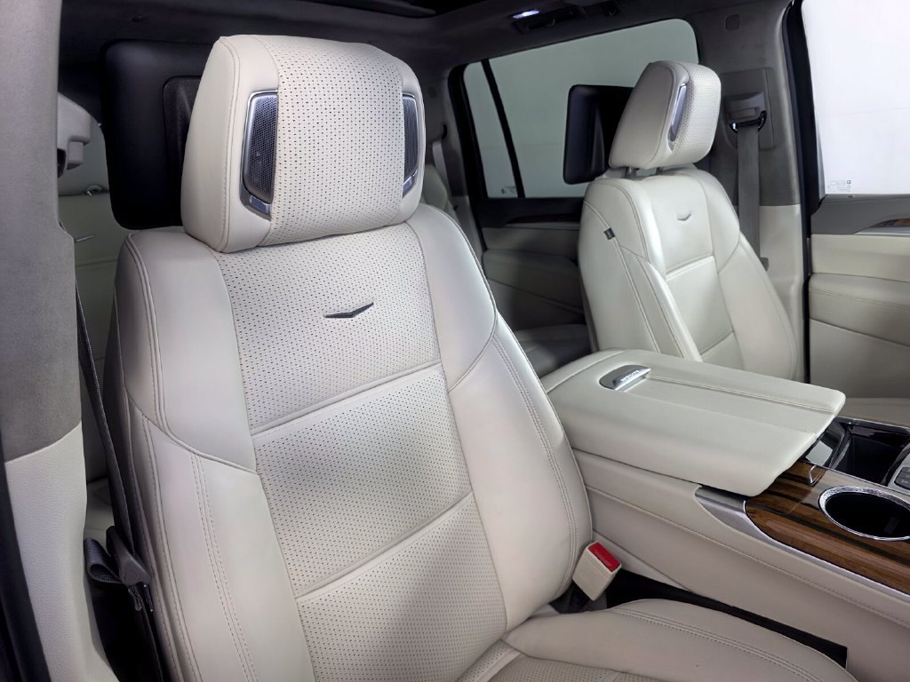 Used 2025 Cadillac Escalade ESV Sport Platinum AWD/4WD image 32