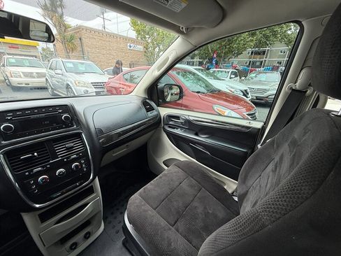 Used 2012 RAM C/V image 16