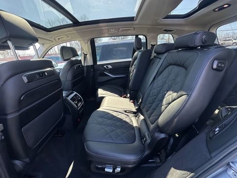 Used 2024 BMW X7 xDrive40i w/ Premium Package image 24