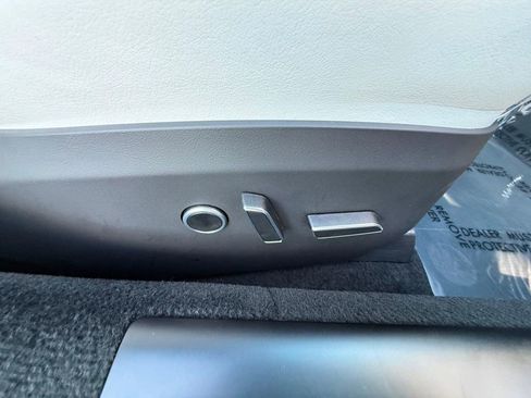 Used 2022 Tesla Model S Plaid image 35