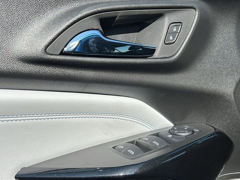 New 2026 Chevrolet Trax LT w/ Sunroof Package image 16