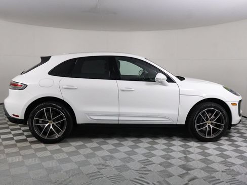 Certified 2026 Porsche Macan AWD/4WD image 8