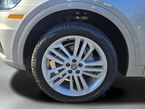 Used 2020 Audi Q5 Premium Plus image 11