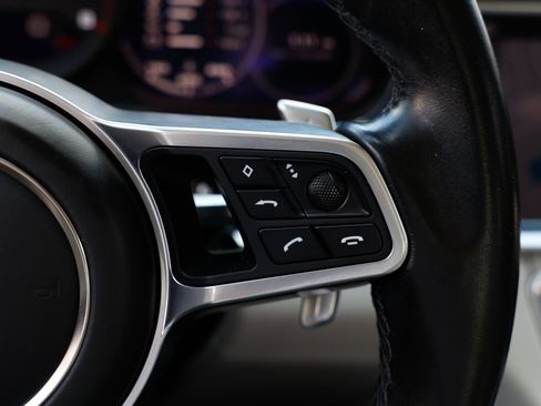 Used 2020 Porsche Panamera image 32
