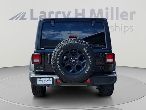Used 2023 Jeep Wrangler Unlimited w/ 8.4" Radio Group AWD/4WD image 4