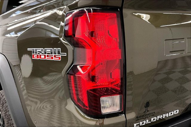 Used 2024 Chevrolet Colorado Trail Boss w/ Advanced Trailering Package AWD/4WD image 35