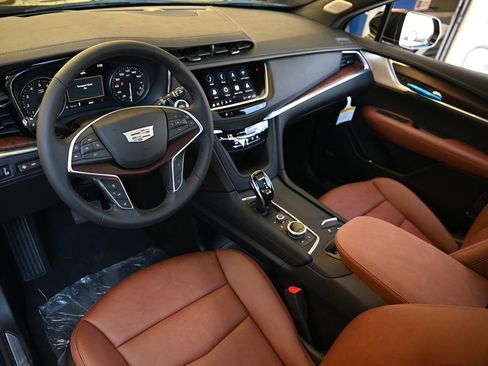 New 2024 Cadillac XT5 Premium Luxury w/ Technology Package image 21