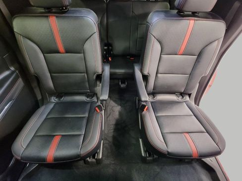 Used 2024 Chevrolet Traverse RS image 24