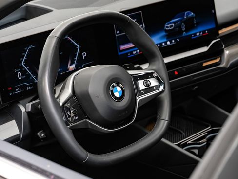 Used 2024 BMW 530i xDrive image 20