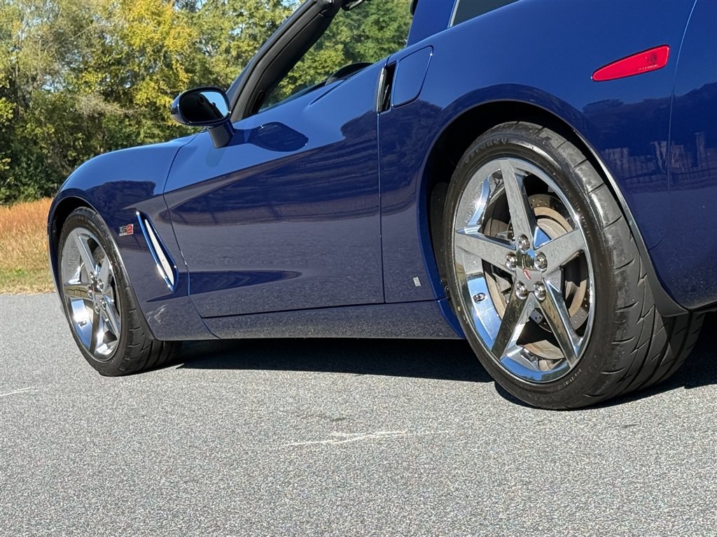 Used 2007 Chevrolet Corvette Coupe w/ Preferred Equipment Group RWD image 36