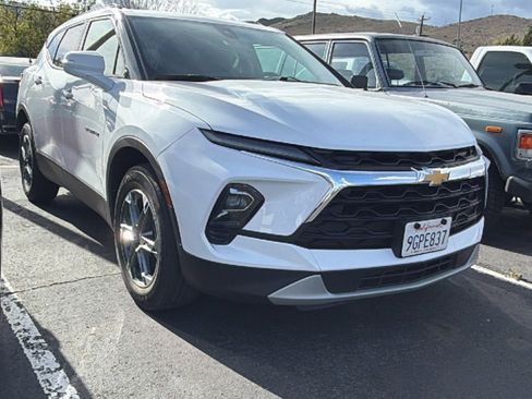 Used 2023 Chevrolet Blazer LT AWD/4WD image 1