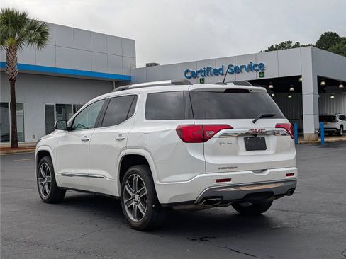 Used 2018 GMC Acadia Denali w/ Technology Package FWD image 3