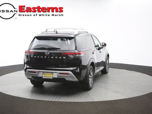 Used 2023 Nissan Pathfinder SL AWD/4WD image 39