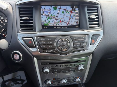 Used 2020 Nissan Pathfinder SL AWD/4WD image 18