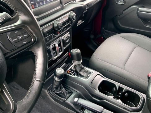 Used 2021 Jeep Wrangler Sport AWD/4WD image 16