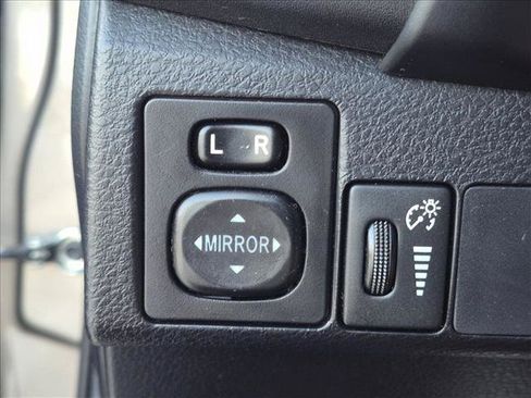 Used 2018 Toyota Corolla LE FWD image 12