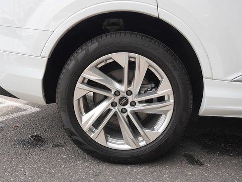 Used 2023 Audi Q7 3.0T Premium Plus AWD/4WD image 24