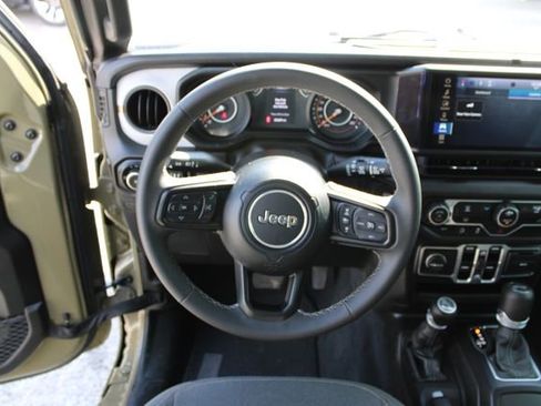 Used 2025 Jeep Wrangler Unlimited Sport AWD/4WD image 17