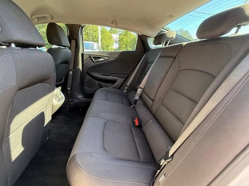 Used 2025 Chevrolet Malibu LT FWD image 16