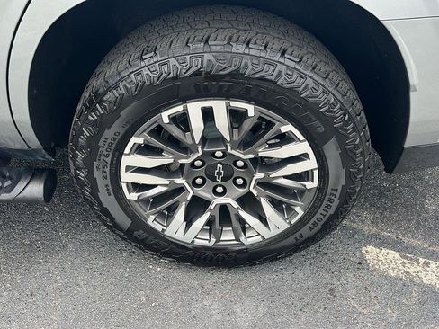 Used 2025 Chevrolet Tahoe Z71 w/ Z71 Off-Road Package AWD/4WD image 41