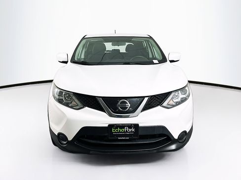 Used 2018 Nissan Rogue Sport S w/ S Appearance Package FWD image 2