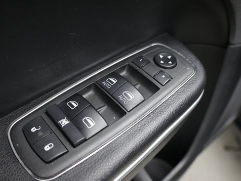 Used 2021 Chrysler 300 S RWD image 15